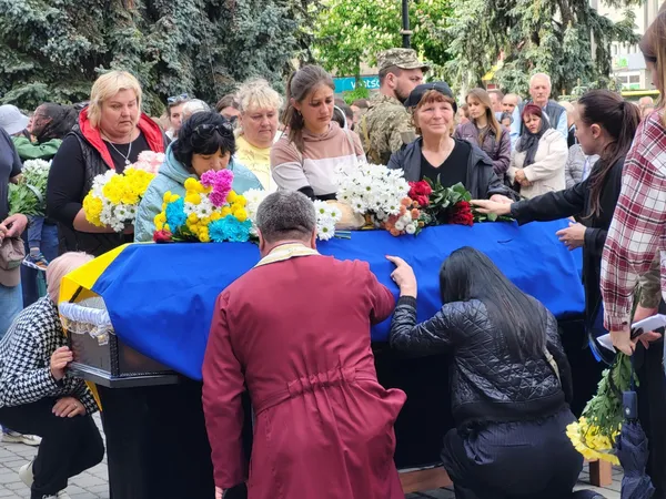 У Ковелі попрощалися з 35-річним сержантом поліції Дмитром Сергієнком (фото)