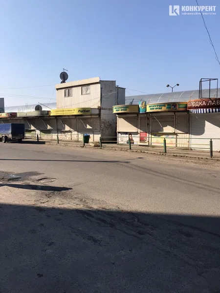 Варшавський ринок у Луцьку – на карантині (фотофакт)