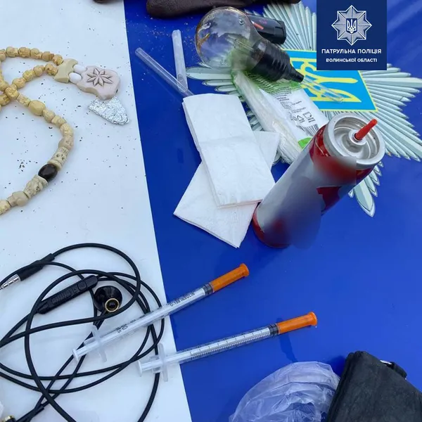 У Ковелі патрульні в чоловіка знайшли наркотики в обгорітці з газети