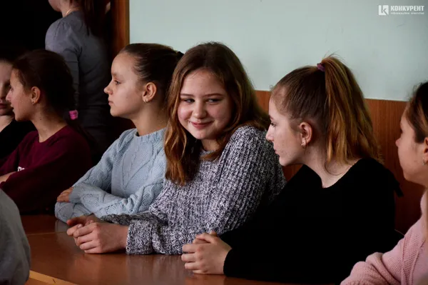Діти луцької школи №1 засвітяться на дорозі (фото)