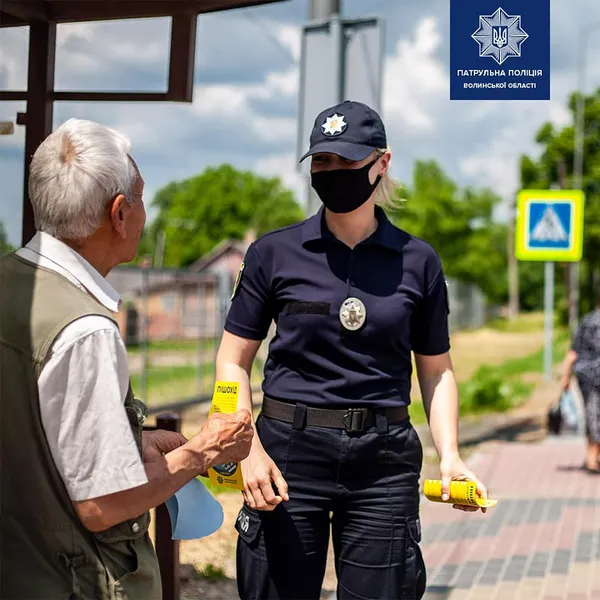 Волинські патрульні провели профілактичні бесіди із пішоходами