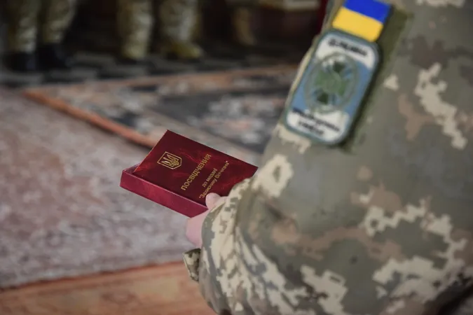 У Луцьку родинам загиблих прикордонників вручили їхні посмертні нагороди (фото)