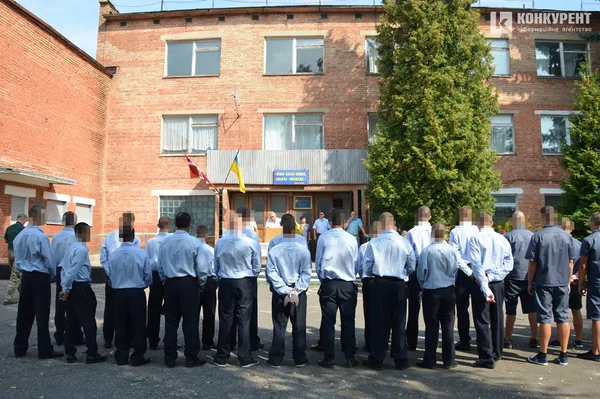 Якнайшвидшого звільнення, школярики! або Перший дзвоник у Ковельській колонії (РЕПОРТАЖ)