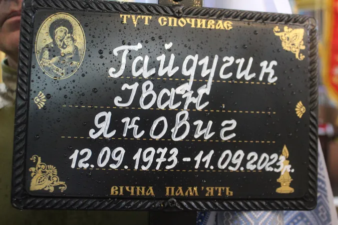 На Волині провели в останню дорогу Героя Івана Гайдучика (фото)