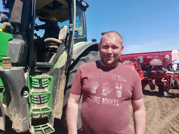 Посівна ярих на Волині: з 65 тисяч гектарів кукурудзи засіяли понад 50% (фото, відео)