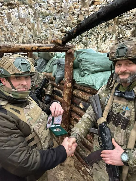Комбриг 100-ї бригади на «нулі» відзначив воїнів Луцького батальйону (фото)