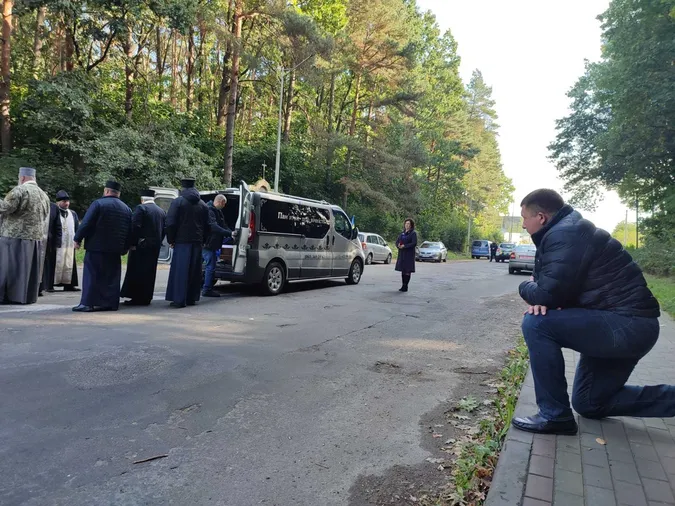 У Луцькому районі провели в останню дорогу Героя Андрія Степанова (фото)