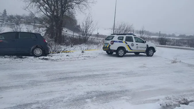 На Волині поліцейські допомогли десяткам водіїв, які потрапили в халепу (фото)