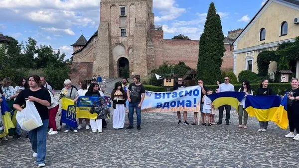 «Хочу побути з сім’єю»: волинянин Володимир Киндюк повернувся додому після двох років полону (фото)