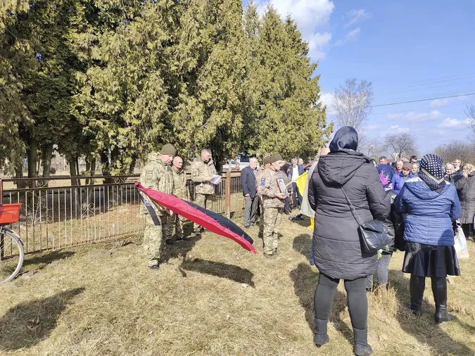 На Волині попрощалися із померлим воїном Миколою Тимощуком (фото)