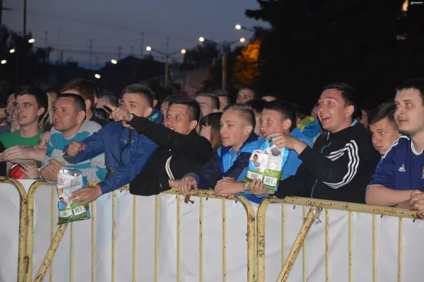 Мер-прогнозист та сотні вболівальників: як лучани підтримували збірну України з футболу (фото)