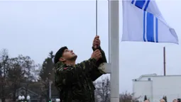 Луцьк: підняли прапор на підтримку військовополонених (фото)