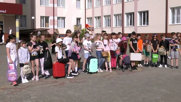 У візочках, кошиках і лотках для яєць: в луцькому ліцеї  влаштували день без портфеля (фото, відео)