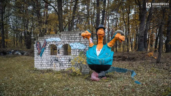 За 60 кілометрів від Луцька серед дерев і ставків заховався парк забутих фігур (фото)