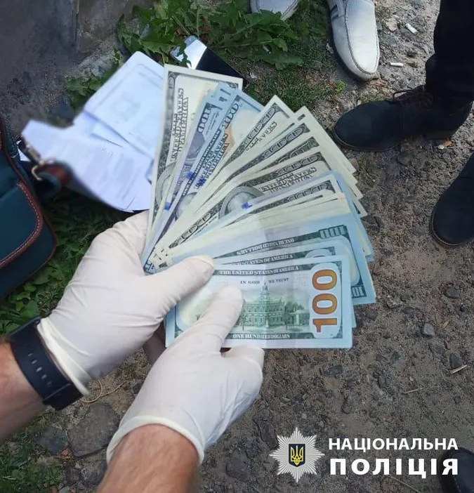 У Луцьку на хабарі «погорів» посадовець Держекоінспекції області