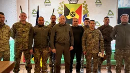 «Сталеву Сотку» нагородили медалями за оборону Торецька (фото)