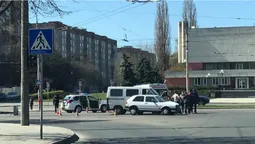 Біля РАЦСу в Луцьку – аварія: зіткнулися два легковики і "швидка" (фото)