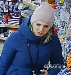 Злодійки: встановлюють особи жінок, причетних до крадіжок у Луцьку (фото)