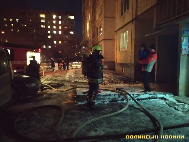 У Луцьку в підвалі багатоповерхівки сталася пожежа: ледь не загинув безхатько
