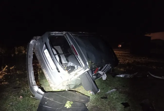 У Боратині Ford злетів у кювет і перекинувся – водій у лікарні (фото)