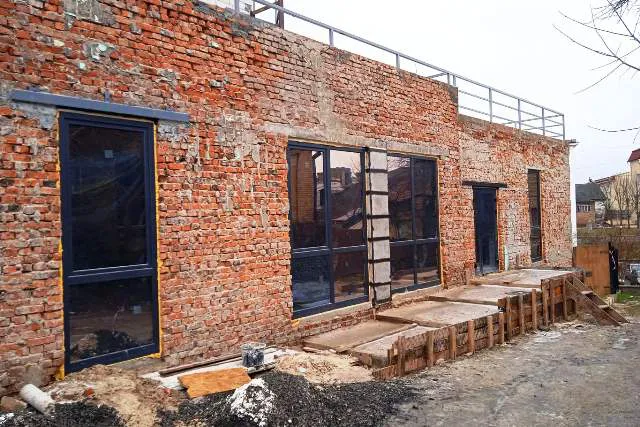 Реконструкція «Берізки» в центрі Луцька: у міськраді з'ясовують, чи законно (фото)