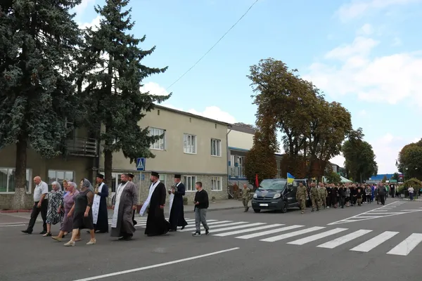 На Волині провели в останню земну дорогу захисника Миколу Собчука (фото)