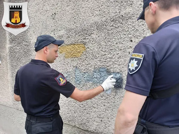 У Луцьку зафарбували інтернет-адреси, за якими продають наркотики (фото)