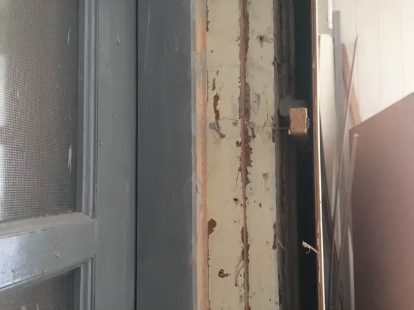 Нащо волинські семінаристи проломили стіну видавництва (фото, відео)