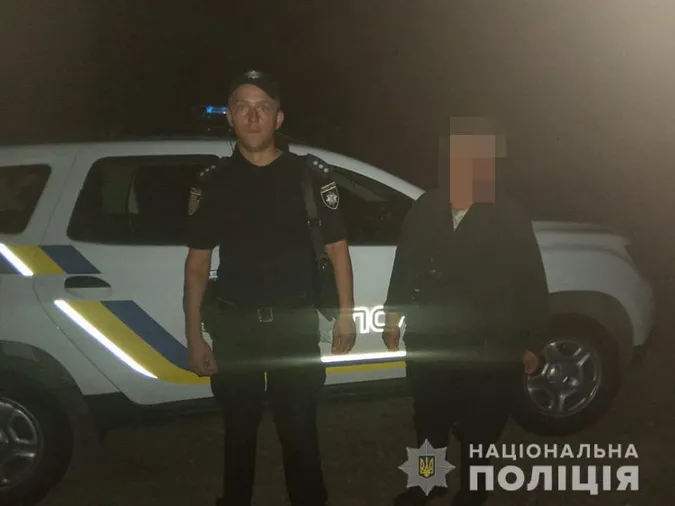 На Волині поліцейські «визволили» пенсіонерку з болота