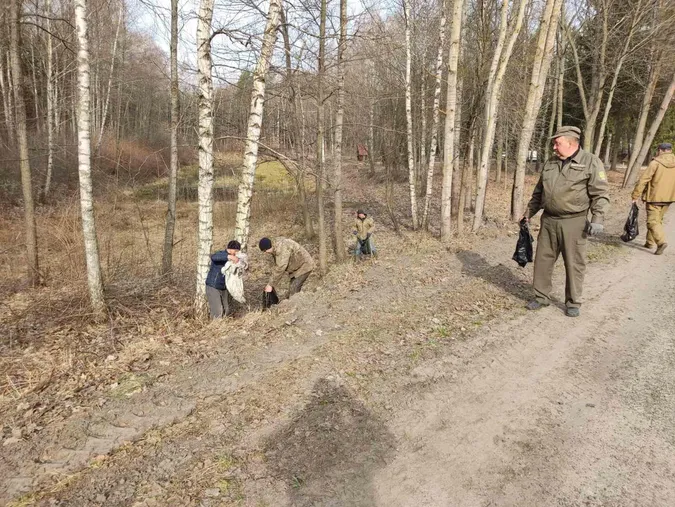 «Маленька вдячність Природі»: на Волині прибирали й озеленювали території, очищали джерела та водойми (фото)