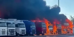 «Не наражайте людей на ризик»: у Ковелі водіїв вантажівок закликали не паркуватися біля будинків і шкіл