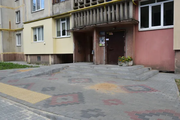 Як у Луцьку ремонтують двори (фото)