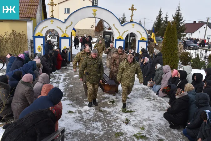 На Волині попрощалися із загиблим воїном Валерієм Солохою (фото)