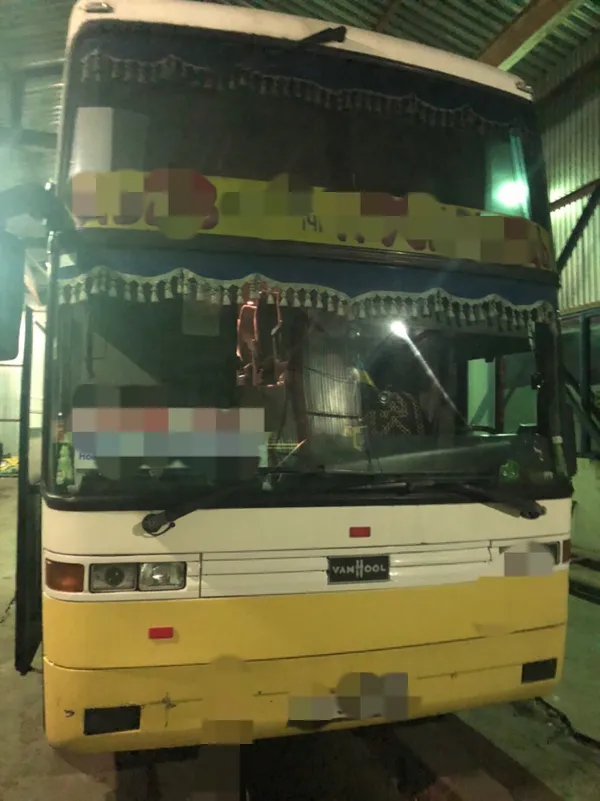 В автобусі та біля залізничних колій: на Волині знайшли контрабандні сигарети (фото)
