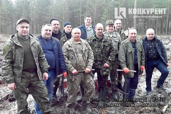 Волинські правоохоронці висадили майже гектар лісу