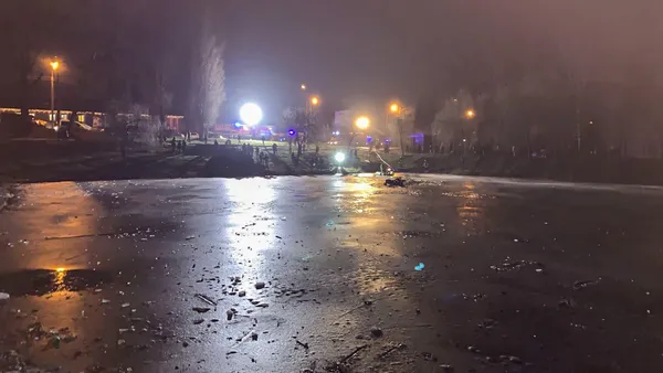 У Рівному троє підлітків провалились під кригу: одна дитина загинула (фото)