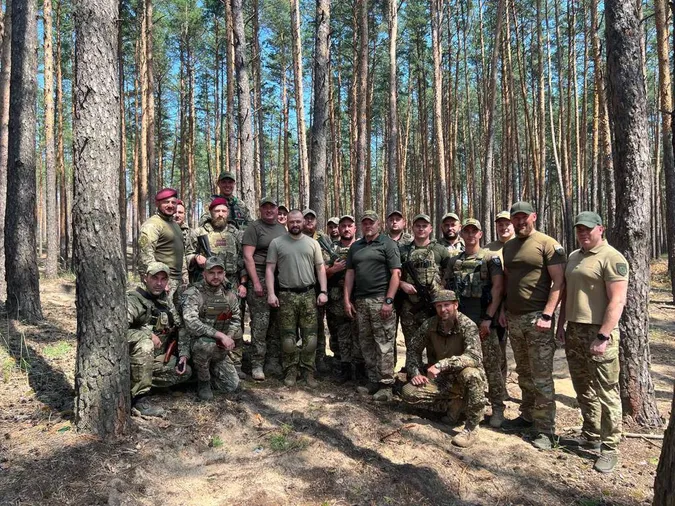 Волинські поліцейські отримали відзнаки в зоні бойових дій (фото)