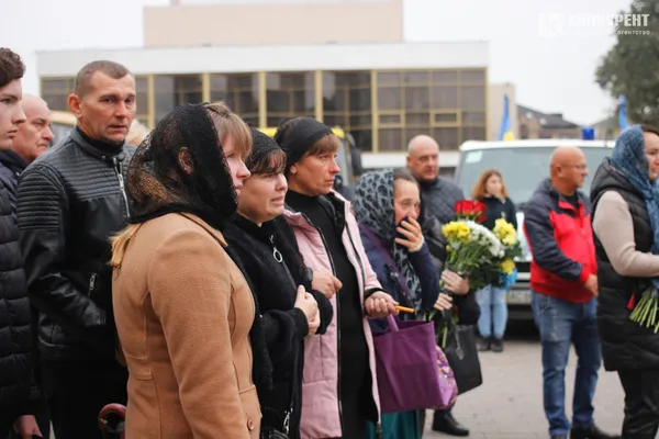 «Був доброю душею»: у  Луцьку попрощалися із воїном Юрієм Сапожником (фото, відео)