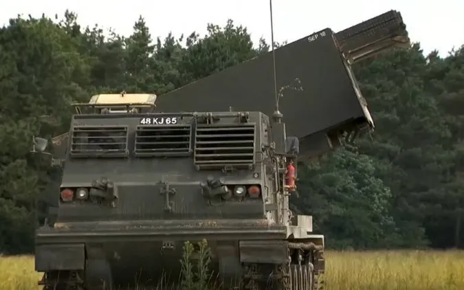 До України прибули далекобійні системи залпового вогню M270