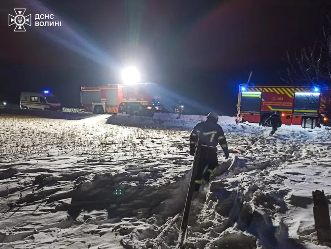 На Волині горіла господарська споруда: що сталося (фото)