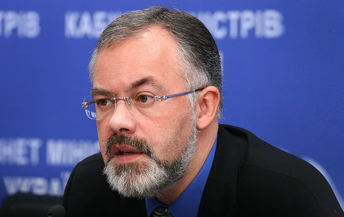 Ексміністру освіти Табачнику повідомили про підозру у держзраді