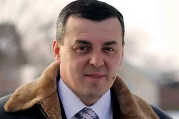 Крадіжка та шахрайство: поліція розшукує жителя Володимира-Волинського (фото)