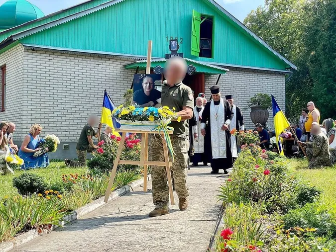 У Нововолинську попрощалися із загиблим воїном Анатолієм Вознюком (фото)