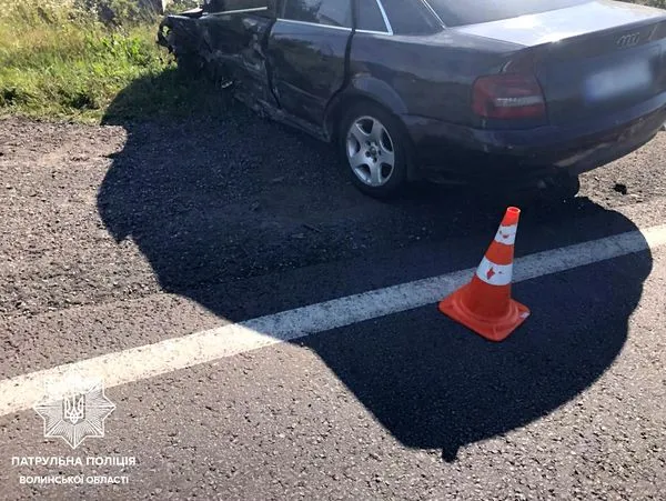 Обгін на перехресті: біля Луцька – аварія за участю трьох авто (фото)