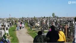 Під Луцьком – скандал на кладовищі: сімʼя хоронила маму, а копачі вирили могилу на 50 см