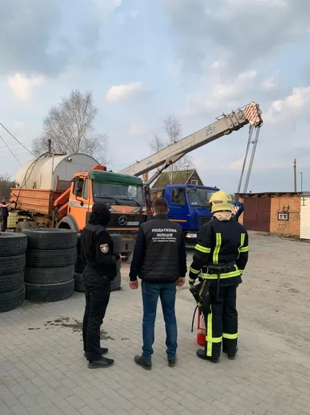На Волині демонтували нелегальну заправку (фото, відео)