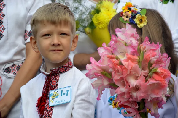 Як у луцькій школі № 1 зустріли першокласників (фото)