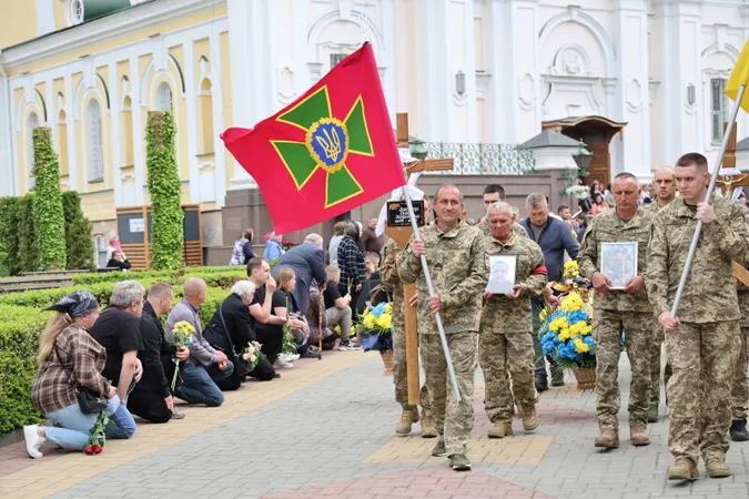 У Луцьку попрощалися із загиблими захисниками Олександром Махновцем та Валерієм Максимчуком (фото)