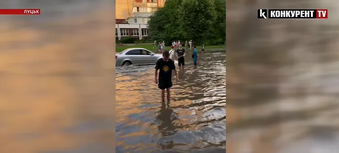 Чому Луцьк постійно затоплює після дощу, і чи розв'яжуть цю проблему (відео)