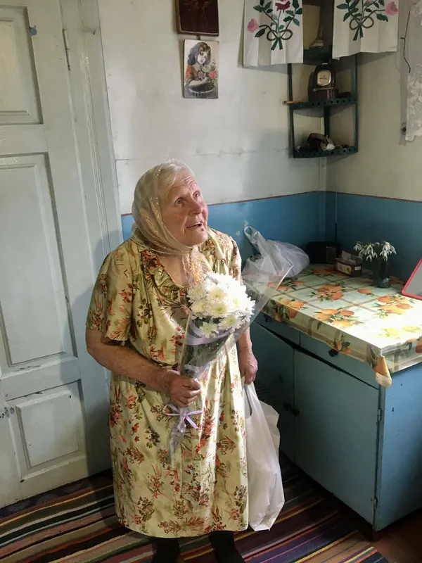 Має четверо онуків і п'ятеро правнуків: довгожителька з Волині відзначила 91-річчя (фото)